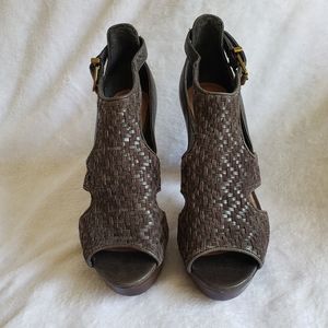 Elliott Lucca Bernadette Brown Leather Pump